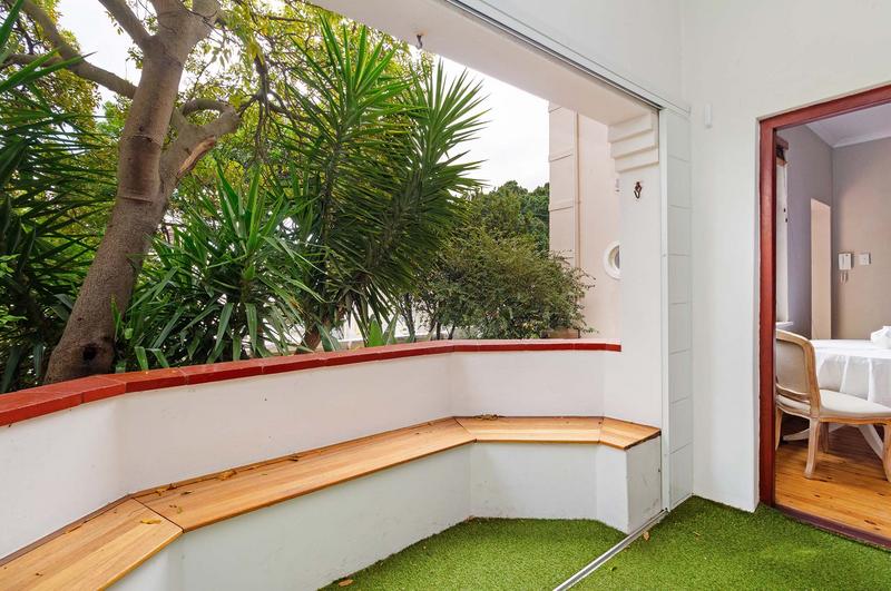 2 Bedroom Property for Sale in Sea Point Western Cape